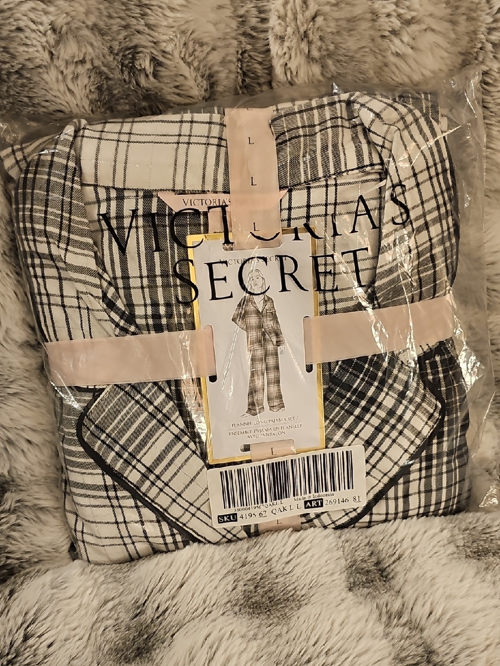 Victoria's Secret Black and White Plaid Pajama Set
